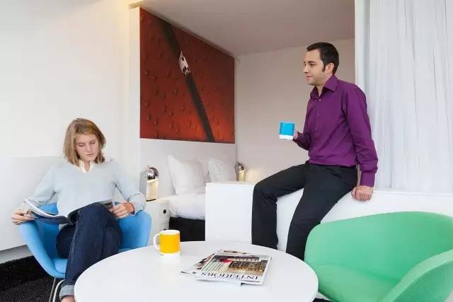 潘通十大必买颜色,潘通2024年度流行色排版