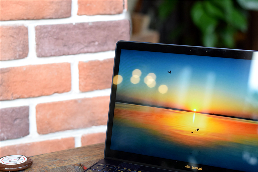 小米笔记本轻松拆机,比硬币还薄的小米笔记本开箱