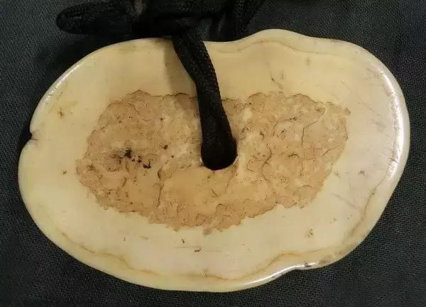 虬角做成的蒙芯，何其美丽！