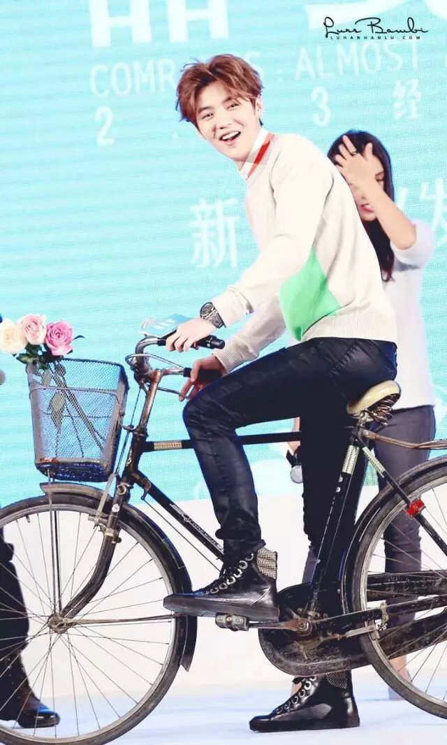 鹿晗是巨星吗,鹿晗不是男人