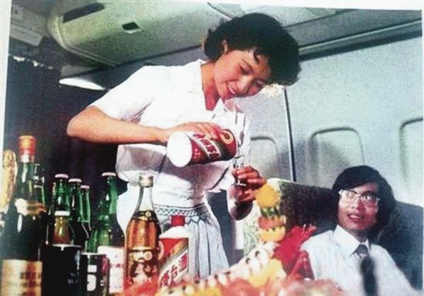 曾经买入阿里原始股,当初买100元的腾讯股票