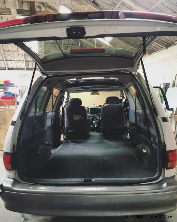 四川夫妻自改房车旅行,成都妹子环游世界