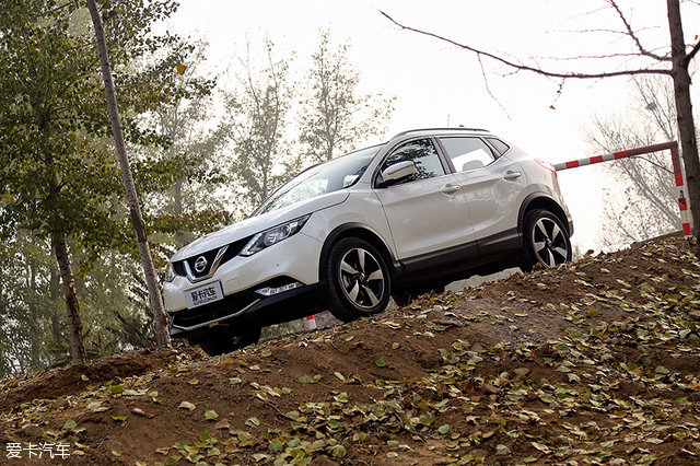 爱卡汽车,逍客经典2.0舒适版上路测试