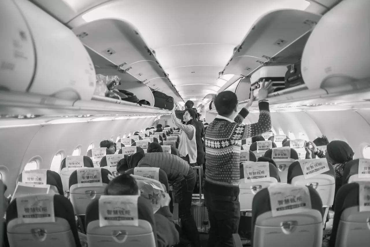 高中学生拉杆箱适合软箱还是硬箱,出差什么拉杆箱好