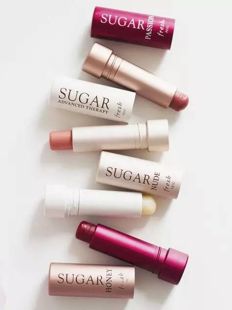 一年服下那么多唇膏,老板麻烦给我来根能吃的!