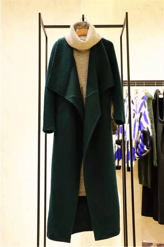 听说草木绿是2017年度代表色！我只想穿上美美的圣诞色，不小心领先时髦一整年！