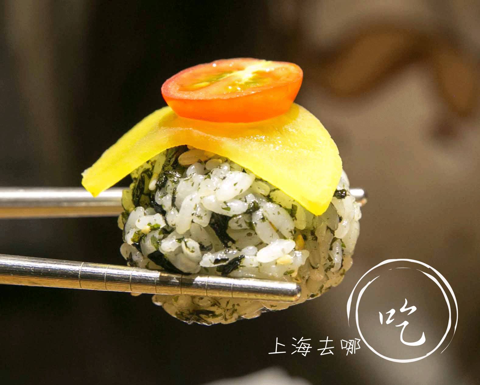 魔都这家店有一只“浴火焚身”的韩国鸡，一群人竟然抢着去滚菜单！