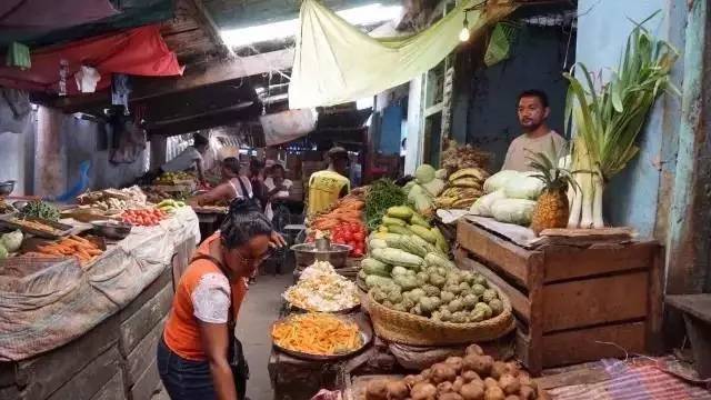 沙龙｜小日子x无二之旅：睡遍全世界的床，逛遍全球集市