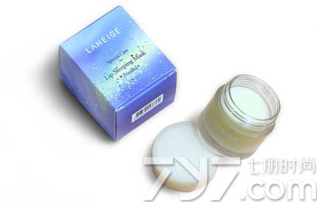 兰芝唇膜哪个味道好用选择自己喜欢的味道和颜色就行啦