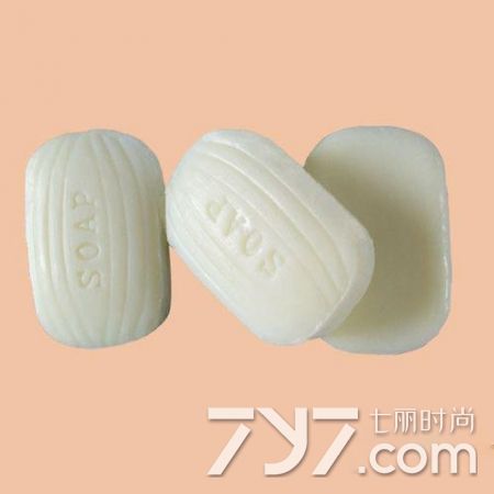 穿皮鞋磨脚趾头怎么办呢,磨脚趾头的鞋怎么办