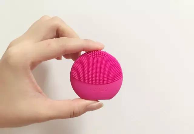 推荐一下最近很火的护肤品 (最近朋友推荐一款很好用的护肤品)