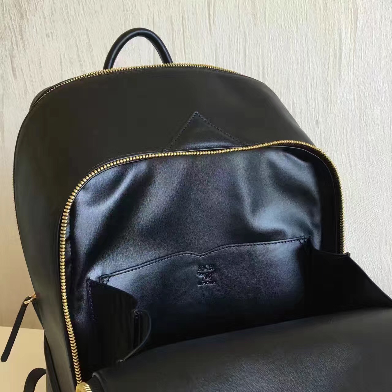 型男都喜欢双肩包，你get到了吗？