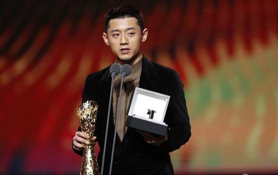 张继科夺冠后跪谢父母视频,张继科感谢刘国梁