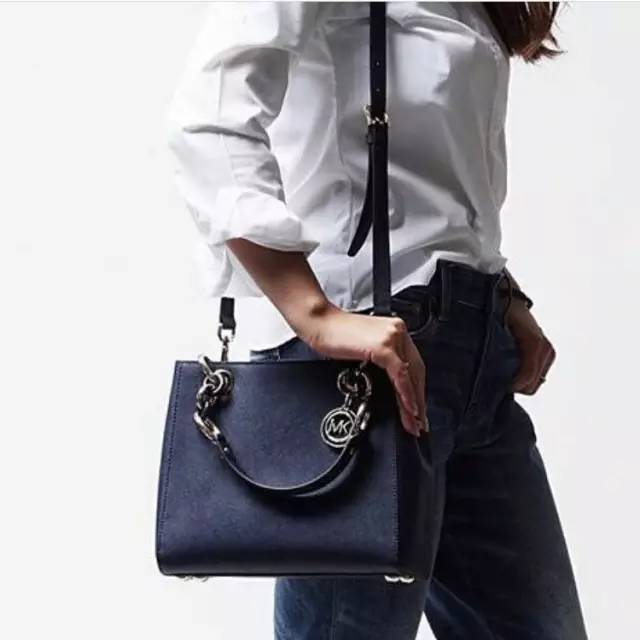 michaelkors奢侈品女包搭配,michaelkors时尚