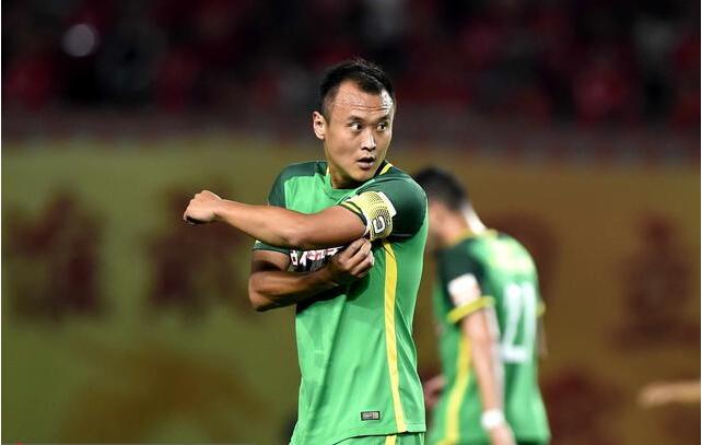 曾强突卡洛斯，被法尔考称最好中国球员，今或退役结束一个时代