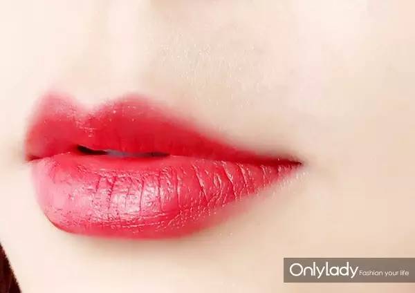 唐嫣口红色蓝调正红,唐嫣推荐的口红