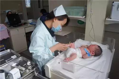 “生死”四小时---市妇幼保健院成功抢救一名危重孕产妇