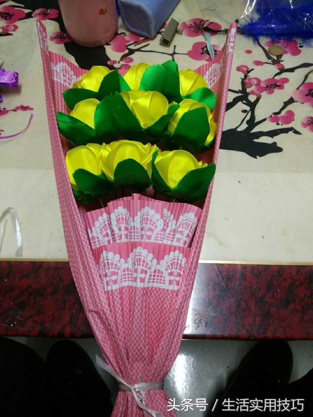 18朵丝带玫瑰花尖黑色包装教程,玫瑰花的包装教程