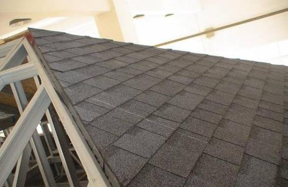 自建房盖沥青瓦好还是琉璃瓦好,陶瓷瓦和水泥瓦沥青瓦哪种质量好