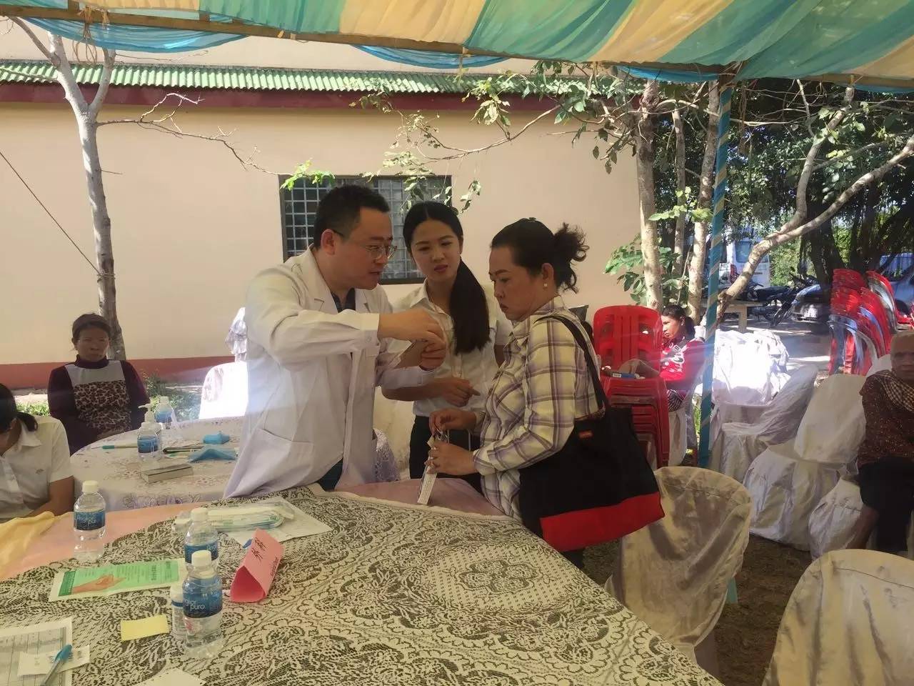 我院援鄂医疗队员踏上返乡之路,我院第一批援鄂医疗队整装待发