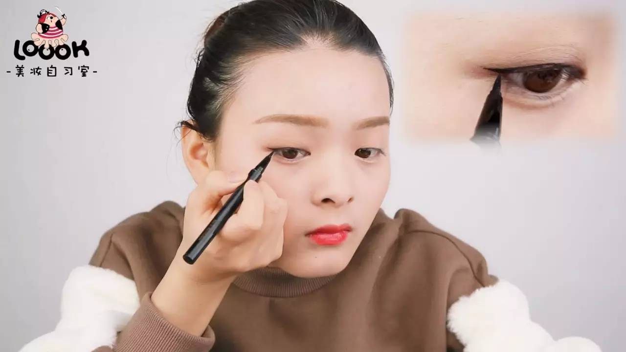 眼线晕妆怎么办教你一招,什么眼线不容易晕妆