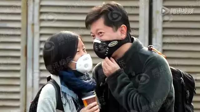 鹿晗绿色同款口罩,心疼鹿晗的瞬间