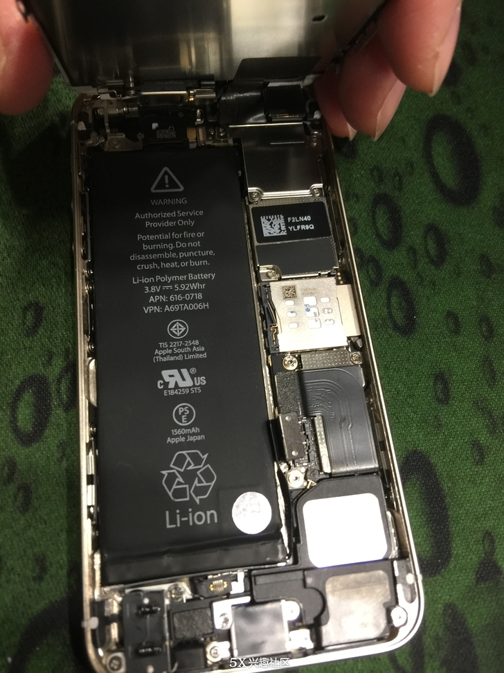怎样给苹果5s换屏,苹果5s换电池详细教程