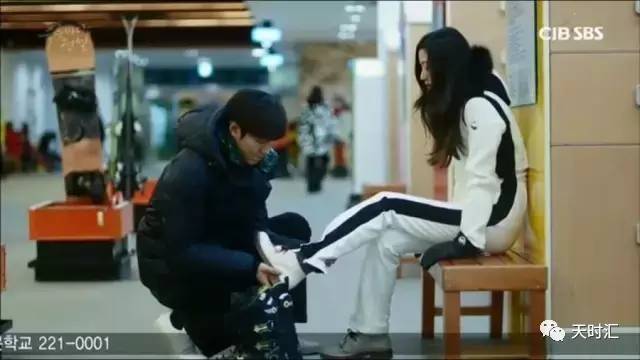 全智贤随便从垃圾桶捡来的衣服，比你一个月工资还高