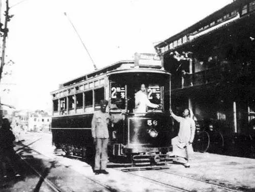 今朝上海｜嚇宁！34分钟狂开52公里，差头司机深更半夜白相“头文字D