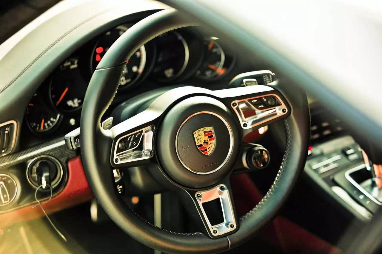 这两款车的体验感受就是:有钱真好丨TheAwards2016