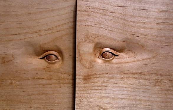 驼色大衣戴胸针,黑色大衣适合戴的胸针