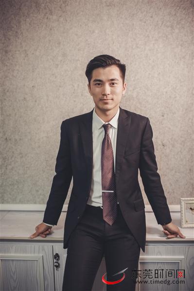 男神钟伟：你如情“独”初开我愿一世迁就