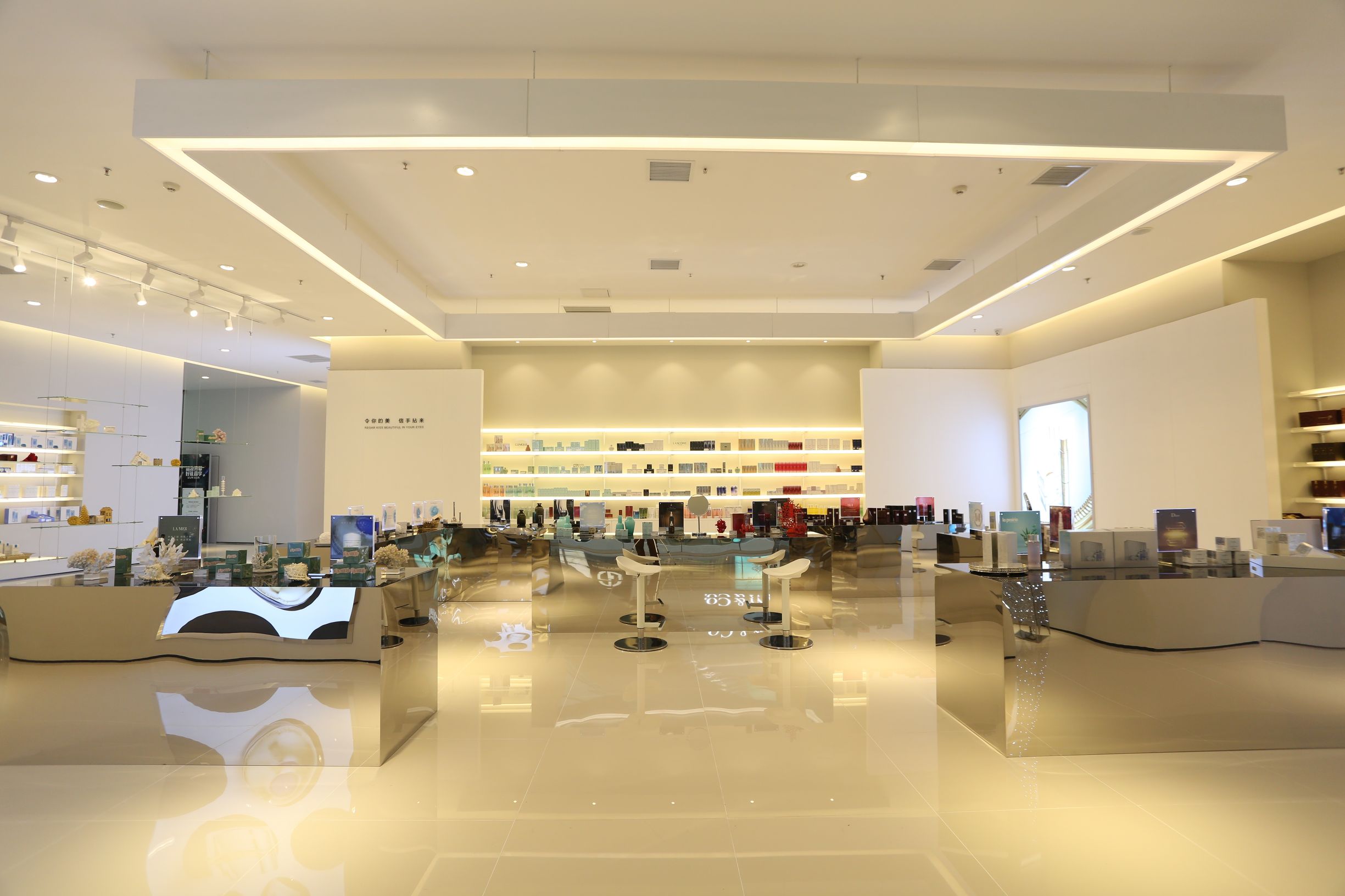 REOARKISS睿欧凯思美妆馆沈阳市府恒隆旗舰店盛妆开业