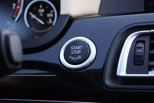 遥控钥匙没电了一键启动还能用吗,斯柯达车钥匙没电了怎么一键启动