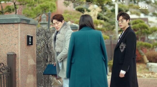 冬日穿搭女高端感大衣,丝贵纯都冬日烟花大衣