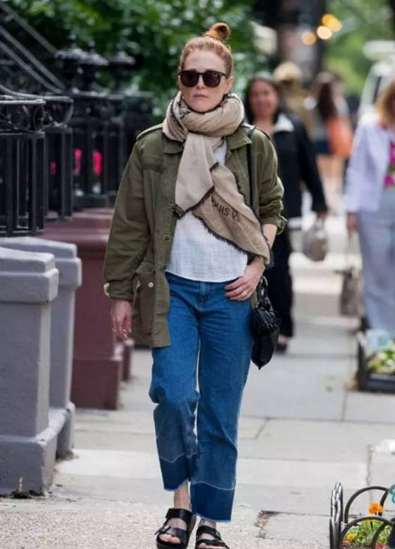 发型跟着风向走,冬天围围巾适合什么发型