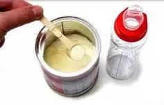 如何辨别奶粉是否正确选择 (如何挑选奶粉的七大误区)