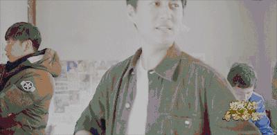 要被靳东的角色蒙蔽了双眼,他本人只有四岁,不能再多!