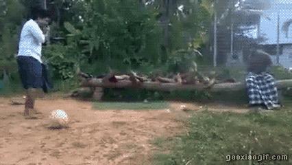 郜林假摔搞笑视频,足球搞笑名场面郜林