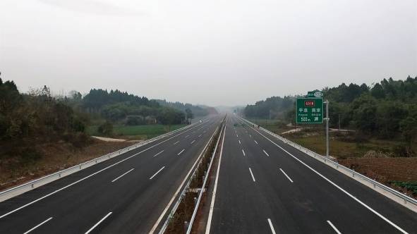 2018年底四川可刷金融IC卡乘公交、游景区首批13市州尝鲜|微说四川