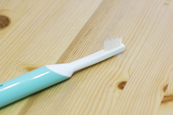 推一下牙膏就挤好！比另一半还贴心的SONA填充牙刷