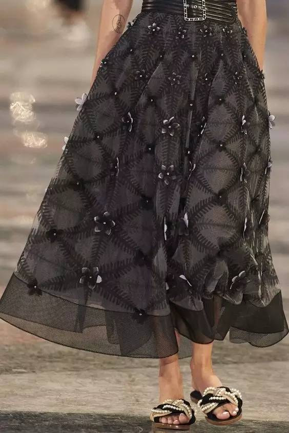 珍珠厚底玛丽珍鞋,名牌时尚潮鞋有哪些