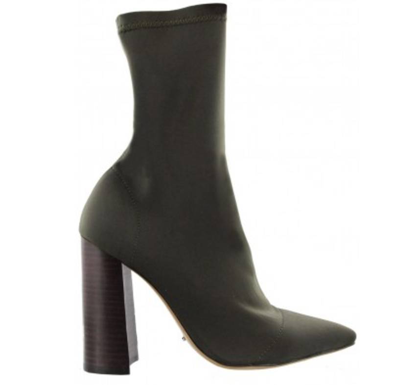 人人必备的鞋子,人人都能拥有的鞋子