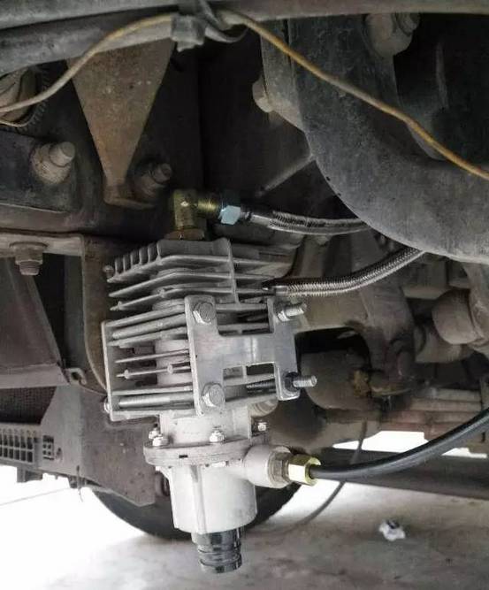 挂车阀冻住了加防冻液可以吗,挂车刹车鼓与刹车片冻住