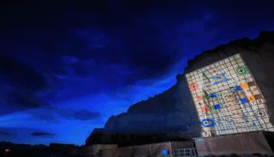 这对情侣被恐怖分子追杀，上演真人版绝命逃亡，却温暖了全世界