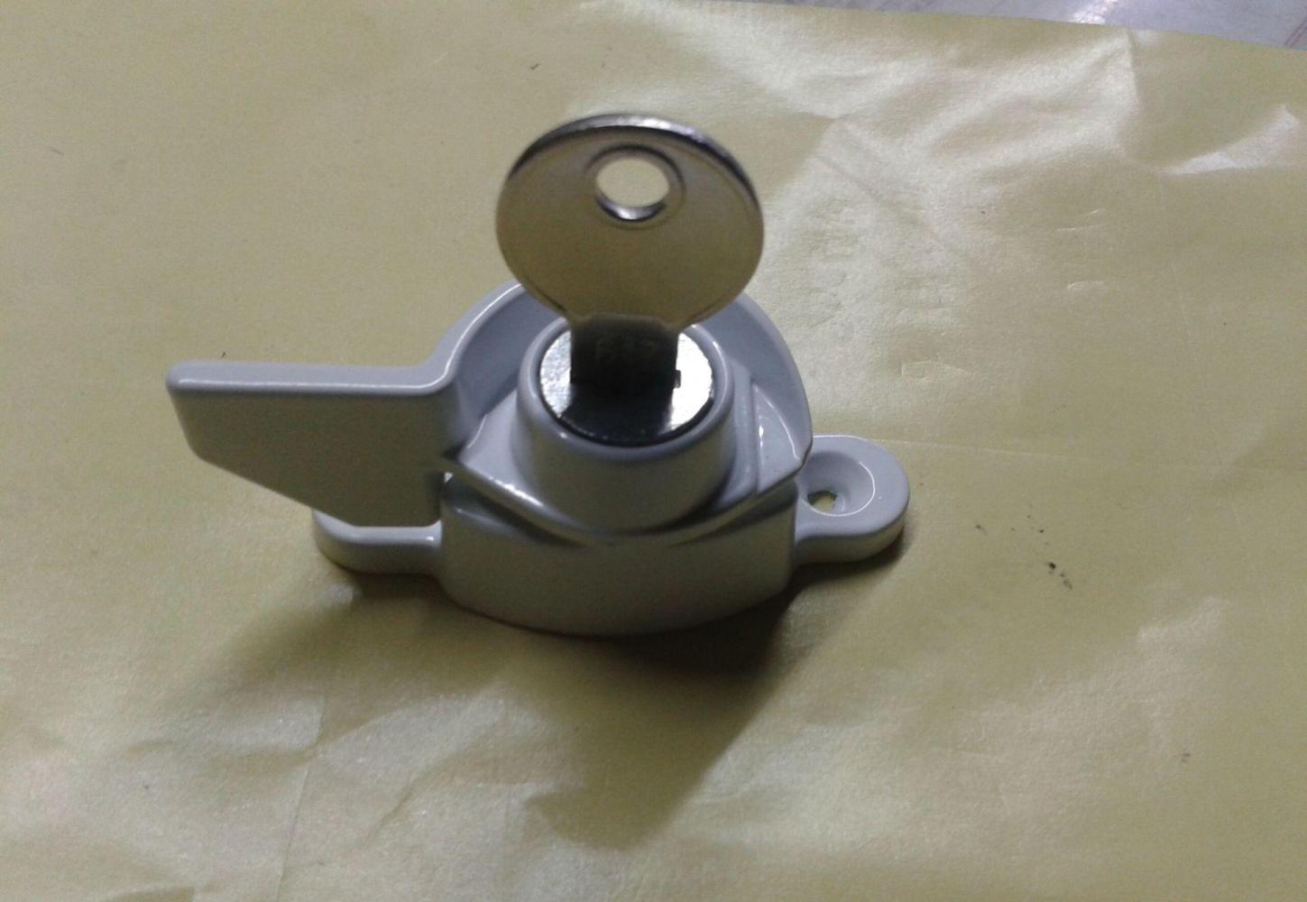 推拉门什么小窍门锁住,左右推拉门怎么上锁步骤