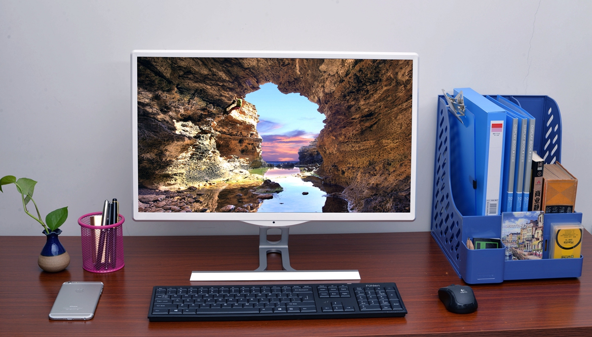 未到年二十八就扫除,晒一下我书房用的主力电脑