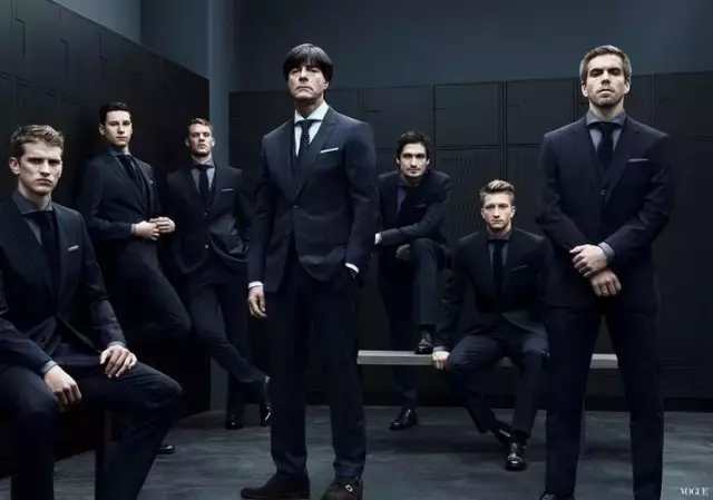 踢足球是真的帅,足球运动员帅气西装照