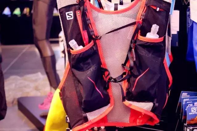 杭州这些运动潮店逆天了！跑鞋比肥皂还轻，冲锋衣堪比艺术品！