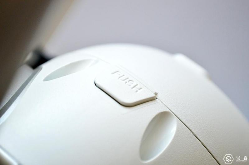 戴森床上吸尘器清洗,清洁床吸尘器